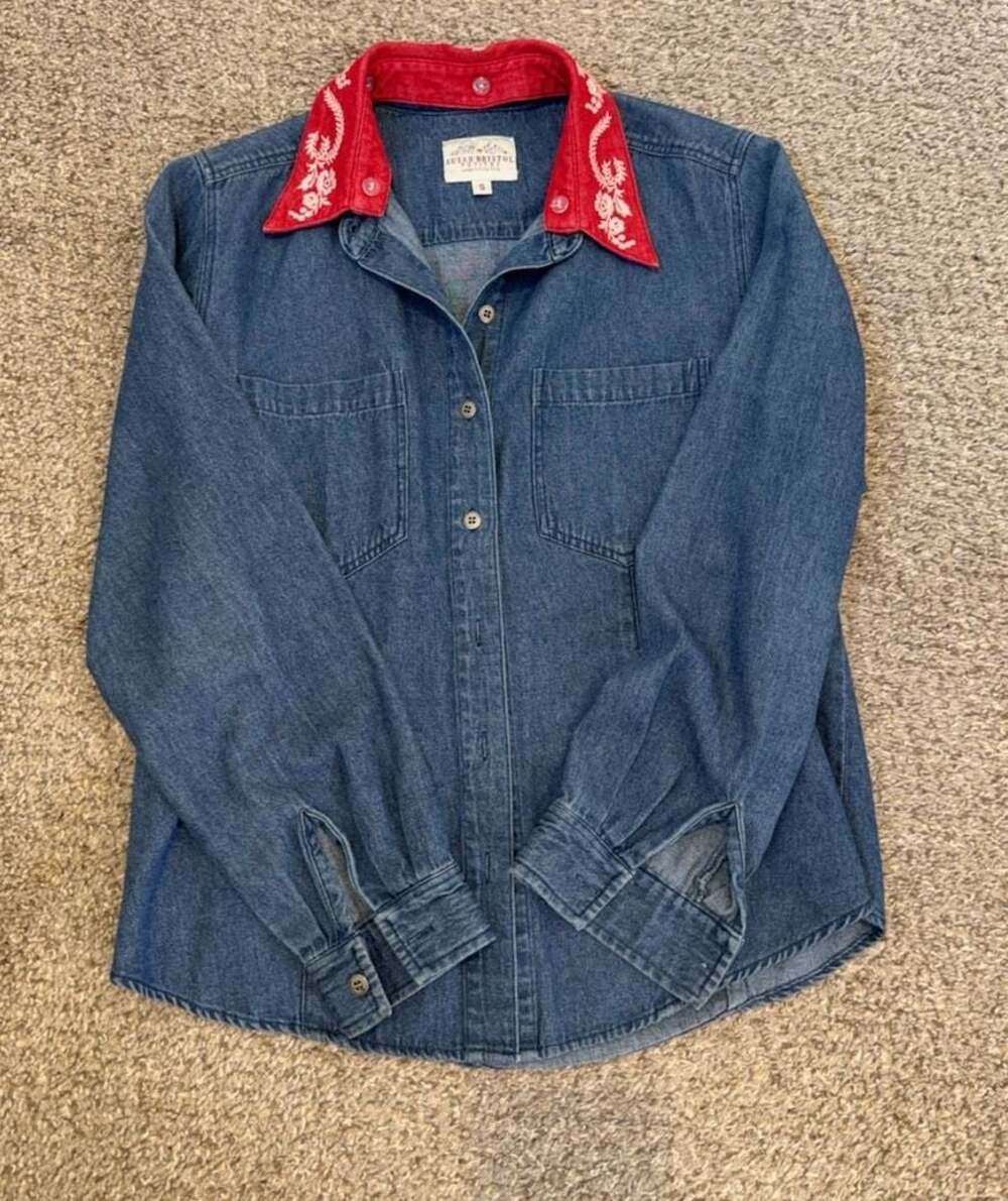 Susan Bristol Petites Size S Denim Shirt with Embroidered Red Collar